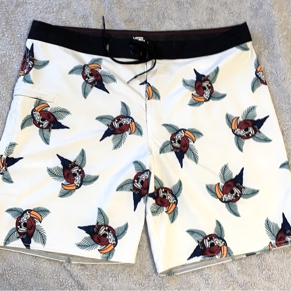 Men’s Vans Board-Shorts w/ Side Zip Pocket Size 36